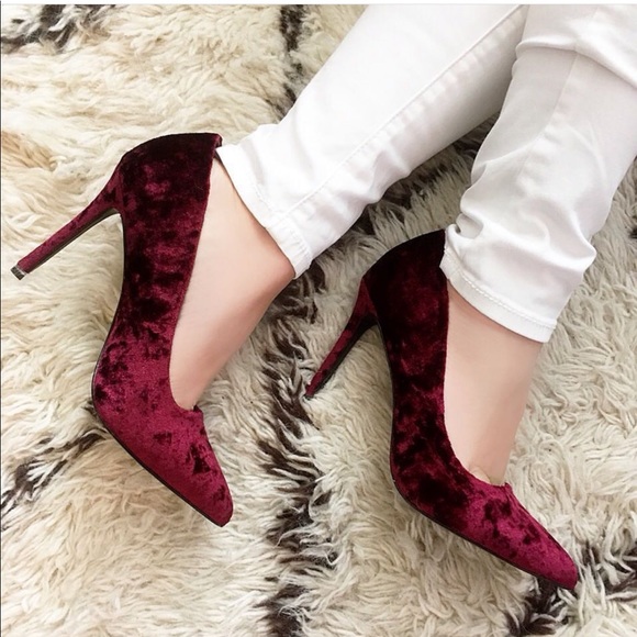 NIB Red Velvet Pointy Toe Stiletto Heel Pump - Picture 2 of 5